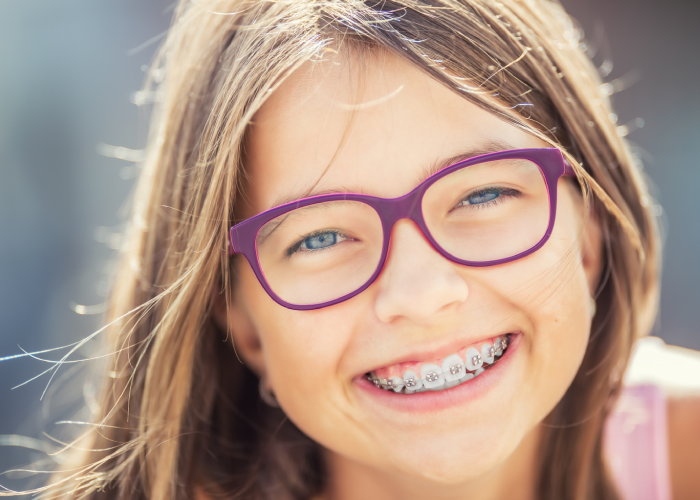 young-woman-with-crooked-teeth_0_o.jpg